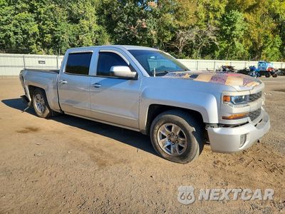 Czwarte zdjęcie samochodu z boku: 2018 CHEVROLET SILVERADO C1500 LT VIN:3GCPCREC9JG646132 - miniatura