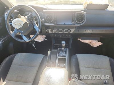Zdjęcie 8 z 13 samochodu: 2020 TOYOTA TACOMA TRD OFF-ROAD VIN:3TMCZ5AN6LM318832 - miniatura