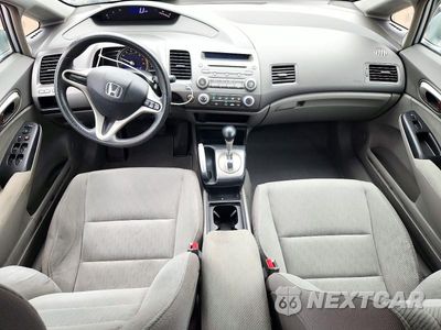 Zdjęcie 8 z 12 samochodu: 2011 HONDA CIVIC LX VIN:19XFA1F52BE010720 - miniatura