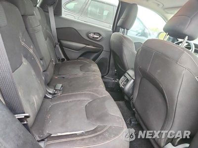 Zdjęcie 11 z 13 samochodu: 2016 JEEP CHEROKEE LATITUDE VIN:1C4PJMCB3GW118857 - miniatura