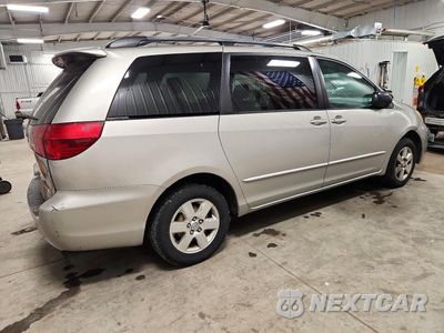 Trzecie zdjęcie samochodu z tyłu: 2004 TOYOTA SIENNA CE 7 PASSENGER VIN:5TDZA23C44S181757 - miniatura