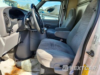 Zdjęcie 7 z 12 samochodu: 2000 FORD ECONOLINE E350 SUPER DUTY CUTAWAY VAN VIN:1FDSE35L1YHB88163 - miniatura