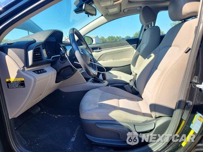 Zdjęcie 7 z 13 samochodu: 2019 HYUNDAI ELANTRA VALUE EDITION VIN:5NPD84LF8KH405420 - miniatura