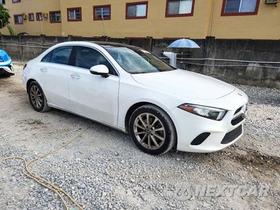 Czwarte zdjęcie samochodu z boku: 2019 MERCEDES-BENZ A 220 VIN:WDD3G4EBXKW001477 - miniatura