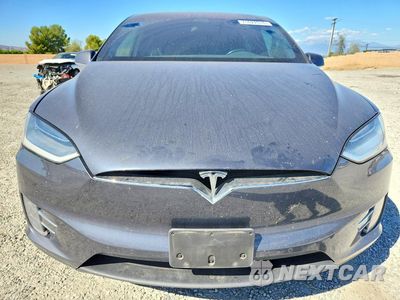 Piąte zdjęcie samochodu w środku: 2019 TESLA MODEL X VIN:5YJXCBE27KF212359 - miniatura