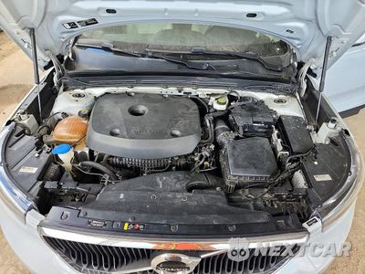 Zdjęcie 12 z 13 samochodu: 2020 VOLVO XC40 T4 MOMENTUM VIN:YV4AC2HKXL2210138 - miniatura