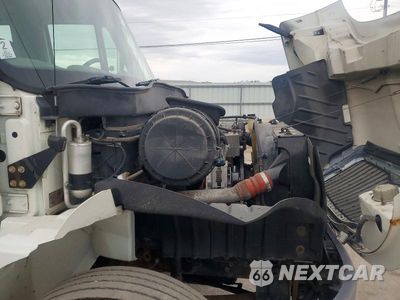 Zdjęcie 11 z 13 samochodu: 2004 INTERNATIONAL 4300 EXT. CAB BOX TRUCK VIN:1HTMMAAM14H660121 - miniatura