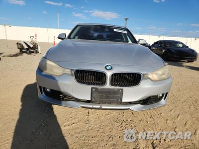 Piąte zdjęcie samochodu w środku: 2013 BMW 328 I VIN:WBA3A5C54DF354375 - miniatura