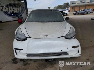 Piąte zdjęcie samochodu w środku: 2019 TESLA MODEL 3 VIN:5YJ3E1EB6KF388175 - miniatura