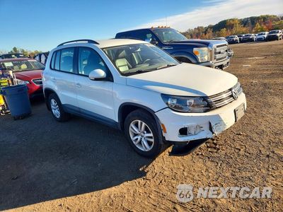 Czwarte zdjęcie samochodu z boku: 2016 VOLKSWAGEN TIGUAN S VIN:WVGBV7AX7GW541502 - miniatura