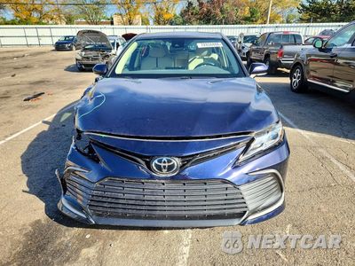 Piąte zdjęcie samochodu w środku: 2022 TOYOTA CAMRY LE VIN:4T1R11AK8NU044043 - miniatura