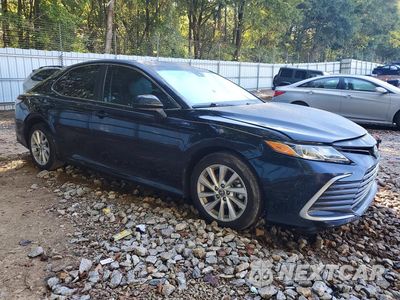 Czwarte zdjęcie samochodu z boku: 2021 TOYOTA CAMRY LE VIN:4T1C11AK9MU450210 - miniatura
