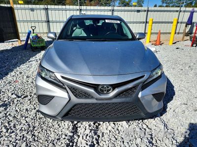 Piąte zdjęcie samochodu w środku: 2018 TOYOTA CAMRY SE VIN:4T1B11HK8JU653697 - miniatura