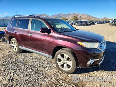 Czwarte zdjęcie samochodu z boku: 2013 TOYOTA HIGHLANDER LIMITED VIN:5TDDK3EH0DS248991 - miniatura