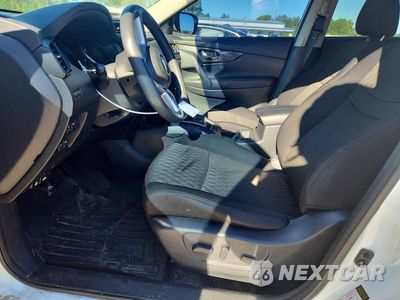 Zdjęcie 7 z 12 samochodu: 2017 NISSAN ROGUE SV VIN:5N1AT2MTXHC840661 - miniatura