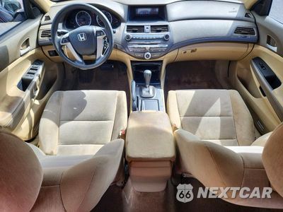 Zdjęcie 8 z 13 samochodu: 2010 HONDA ACCORD LXP VIN:1HGCP2F47AA174224 - miniatura