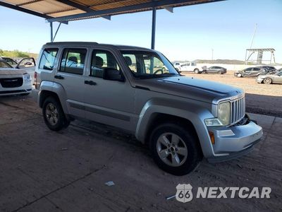 Czwarte zdjęcie samochodu z boku: 2012 JEEP LIBERTY SPORT VIN:1C4PJLAK8CW117601 - miniatura