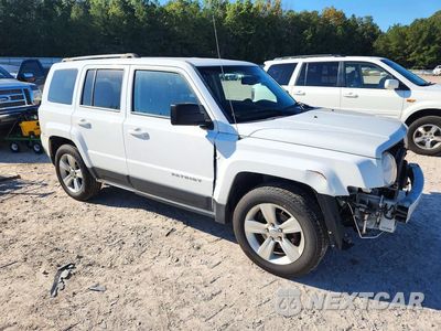 Czwarte zdjęcie samochodu z boku: 2015 JEEP PATRIOT LATITUDE VIN:1C4NJPFB2FD318482 - miniatura