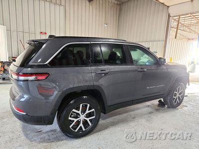 Trzecie zdjęcie samochodu z tyłu: 2026 JEEP GRAND CHEROKEE LIMITED VIN:1C4RJHBR5TC283822 - miniatura