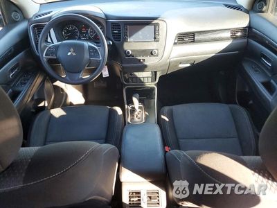 Zdjęcie 8 z 14 samochodu: 2020 MITSUBISHI OUTLANDER ES VIN:JA4AD2A39LZ007312 - miniatura