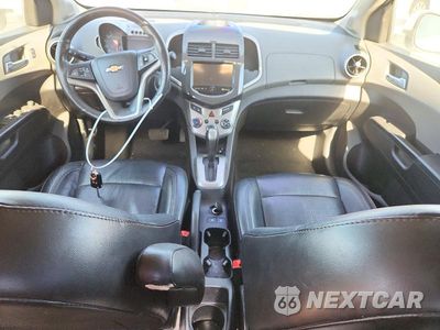 Zdjęcie 8 z 12 samochodu: 2014 CHEVROLET SONIC LTZ VIN:1G1JE5SB9E4148450 - miniatura