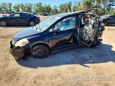 2009 NISSAN VERSA 1.8 S 3N1BC11E09L449620 - główne zdjęcie licytacji z USA - miniatura