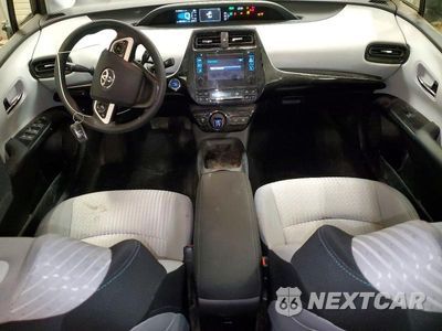 Zdjęcie 8 z 12 samochodu: 2016 TOYOTA PRIUS TWO VIN:JTDKBRFU8G3014724 - miniatura