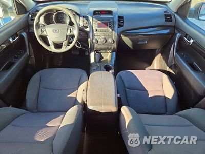 Zdjęcie 8 z 14 samochodu: 2012 KIA SORENTO LX VIN:5XYKT3A65CG298869 - miniatura