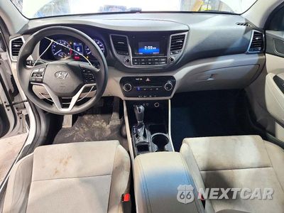 Zdjęcie 8 z 13 samochodu: 2018 HYUNDAI TUCSON SE VIN:KM8J2CA43JU832651 - miniatura