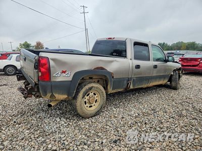 Trzecie zdjęcie samochodu z tyłu: 2003 CHEVROLET SILVERADO K2500 HEAVY DUTY VIN:1GCHK23U63F114786 - miniatura
