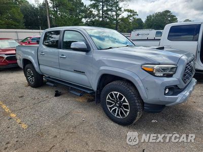 Czwarte zdjęcie samochodu z boku: 2021 TOYOTA TACOMA TRD SPORT VIN:5TFAZ5CN3MX107068 - miniatura