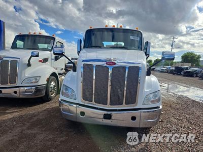 Piąte zdjęcie samochodu w środku: 2019 PETERBILT 579 SEMI TRUCK VIN:1XPBDP9X0KD630519 - miniatura