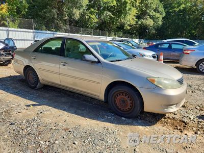 Czwarte zdjęcie samochodu z boku: 2005 TOYOTA CAMRY STANDARD VIN:4T1BE32K15U599612 - miniatura