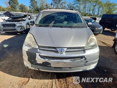 Piąte zdjęcie samochodu w środku: 2004 TOYOTA SIENNA LE 7 PASSENGER VIN:5TDZA23CX4S073899 - miniatura