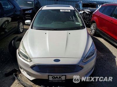 Piąte zdjęcie samochodu w środku: 2015 FORD FOCUS TITANIUM VIN:1FADP3J24FL228725 - miniatura