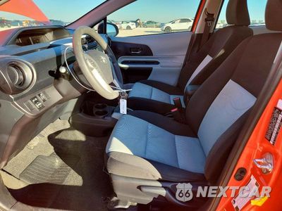Zdjęcie 7 z 12 samochodu: 2012 TOYOTA PRIUS C THREE VIN:JTDKDTB32C1003132 - miniatura