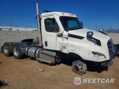 Czwarte zdjęcie samochodu z boku: 2021 FREIGHTLINER CASCADIA 126 SEMI TRUCK VIN:3AKJHLFG5MSMV3695 - miniatura