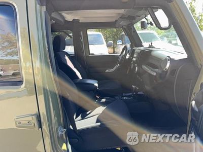 Piąte zdjęcie samochodu w środku: 2013 JEEP WRANGLER UNLIMITED SAHARA VIN:1C4BJWEG3DL570142 - miniatura