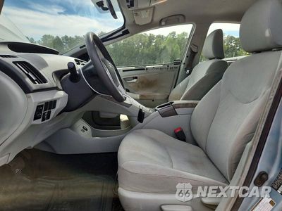 Zdjęcie 7 z 12 samochodu: 2013 TOYOTA PRIUS TWO VIN:JTDKN3DU3D1720787 - miniatura