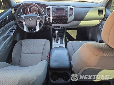 Zdjęcie 8 z 12 samochodu: 2013 TOYOTA TACOMA V6 VIN:3TMLU4EN4DM123641 - miniatura