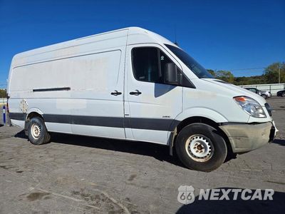 Czwarte zdjęcie samochodu z boku: 2011 MERCEDES-BENZ SPRINTER 2500 DELIVERY VAN VIN:WD3PE8CB5B5601884 - miniatura