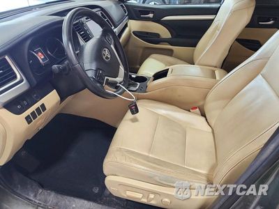Zdjęcie 7 z 12 samochodu: 2017 TOYOTA HIGHLANDER XLE VIN:5TDJZRFH7HS369569 - miniatura