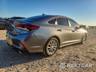 Trzecie zdjęcie samochodu z tyłu: 2018 HYUNDAI SONATA ECO VIN:5NPE24AA8JH696111 - miniatura