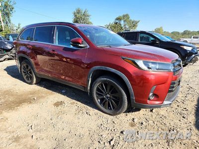 Czwarte zdjęcie samochodu z boku: 2019 TOYOTA HIGHLANDER SE VIN:5TDJZRFH5KS601609 - miniatura