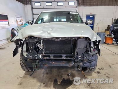 Piąte zdjęcie samochodu w środku: 2017 RAM 1500 LARAMIE VIN:1C6RR7NT2HS764335 - miniatura