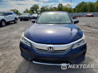 Piąte zdjęcie samochodu w środku: 2017 HONDA ACCORD LX VIN:1HGCR2F35HA178025 - miniatura