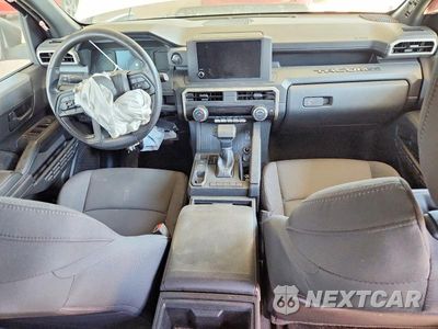 Zdjęcie 8 z 12 samochodu: 2025 TOYOTA TACOMA SR VIN:3TYKD5HN4ST025059 - miniatura