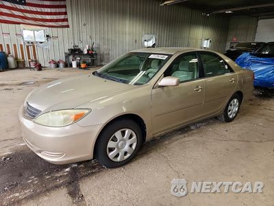 2004 TOYOTA CAMRY LE 4T1BE32K64U868251 - główne zdjęcie licytacji z USA - miniatura
