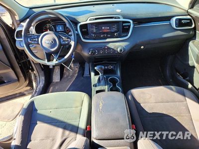 Zdjęcie 8 z 12 samochodu: 2016 KIA SORENTO LX V6 VIN:5XYPG4A52GG160901 - miniatura
