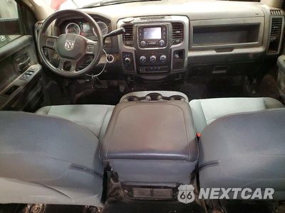 Zdjęcie 8 z 13 samochodu: 2018 RAM 2500 ST VIN:3C6UR5HL8JG114934 - miniatura